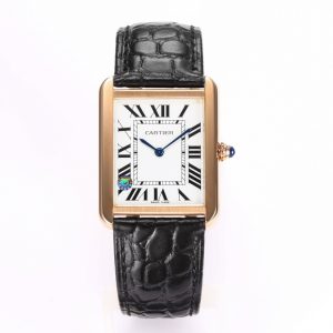 Alternative view of The Cartier Tank W5200003 and W5200005 models were released simultaneously as a couple's watch set in large and small sizes. Following the previous replica design, they utilize genuine factory components to assemble a peerless clone, powered by an authentic imported Swiss quartz movement that rivals the genuine article in every detail. The Cartier Tank Solo awaits the discerning appreciation of watch enthusiasts.【Case】 The square case conceals intricate craftsmanship. Achieving the perfect interplay of rounded and sharp corners demands exceptional skill. Each finished piece embodies the watchmaker's relentless pursuit of perfection through patience and perseverance.【Exquisite Details】Bullet-shaped spinel stones, silver-plated pearlescent dials, and blued steel hands—all sourced from original accessory manufacturers. Combined with other components, the replica achieves unparalleled authenticity. 【Strap】Italian calfskin leather ensures exceptional comfort. Medium size dimensions: 34.8mm x 27.4mm. Small size dimensions: 31mm x 24.4mm. Watch enthusiasts are welcome to inquire and appreciate.